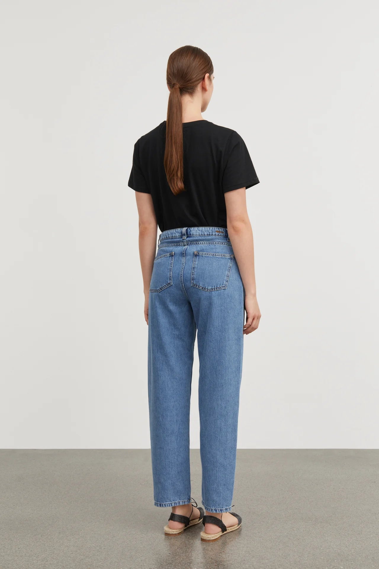 Skall Studio - Allison Cropped Jeans - Washed Mid Blue