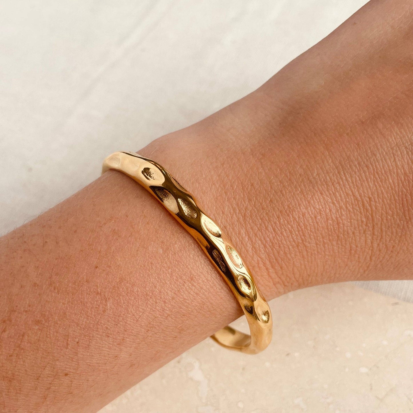 Little Nell - Everyday Gold Hammered Bangle