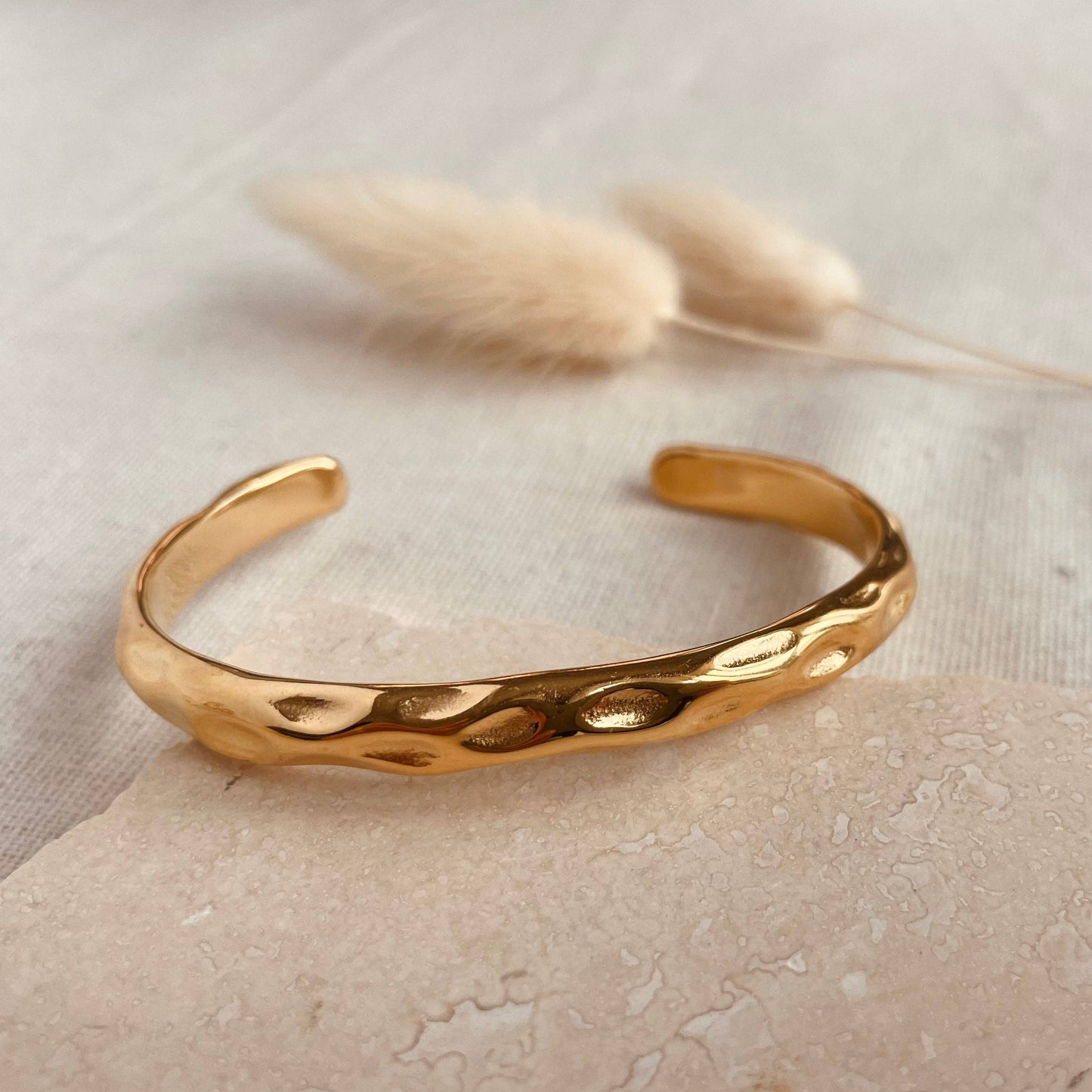 Little Nell - Everyday Gold Hammered Bangle